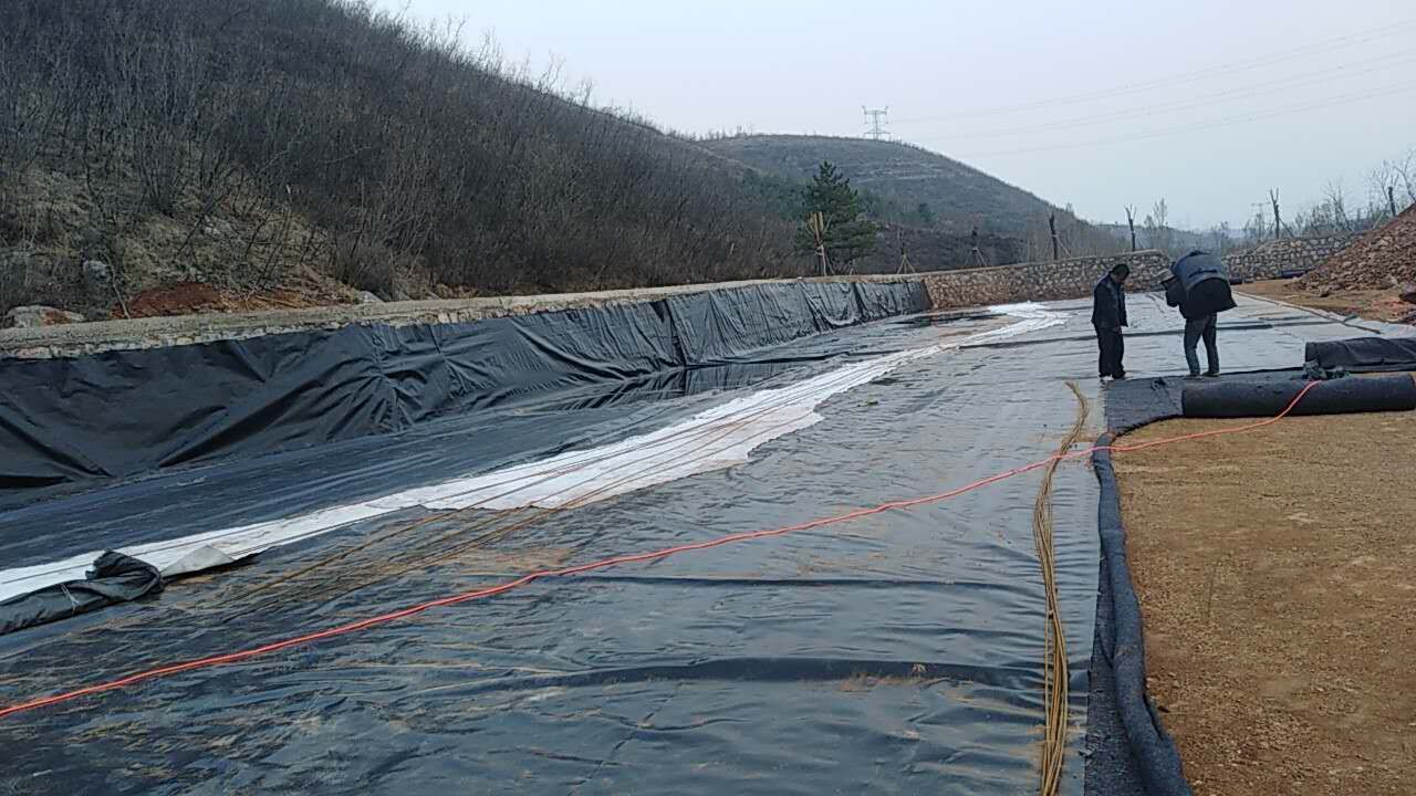 防滲荔枝视频黄下载膜加固濕陷性黃土地基機理