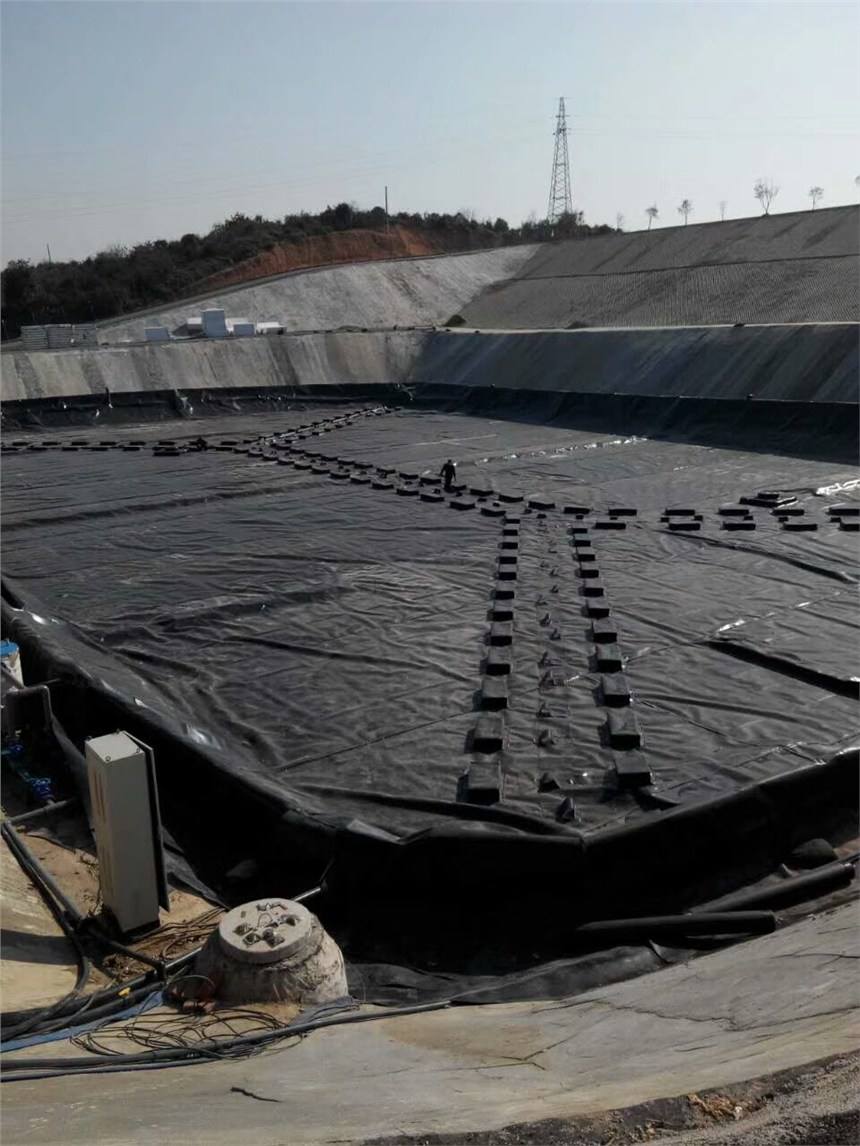 水電站庫底荔枝视频黄下载膜頂托破壞情況