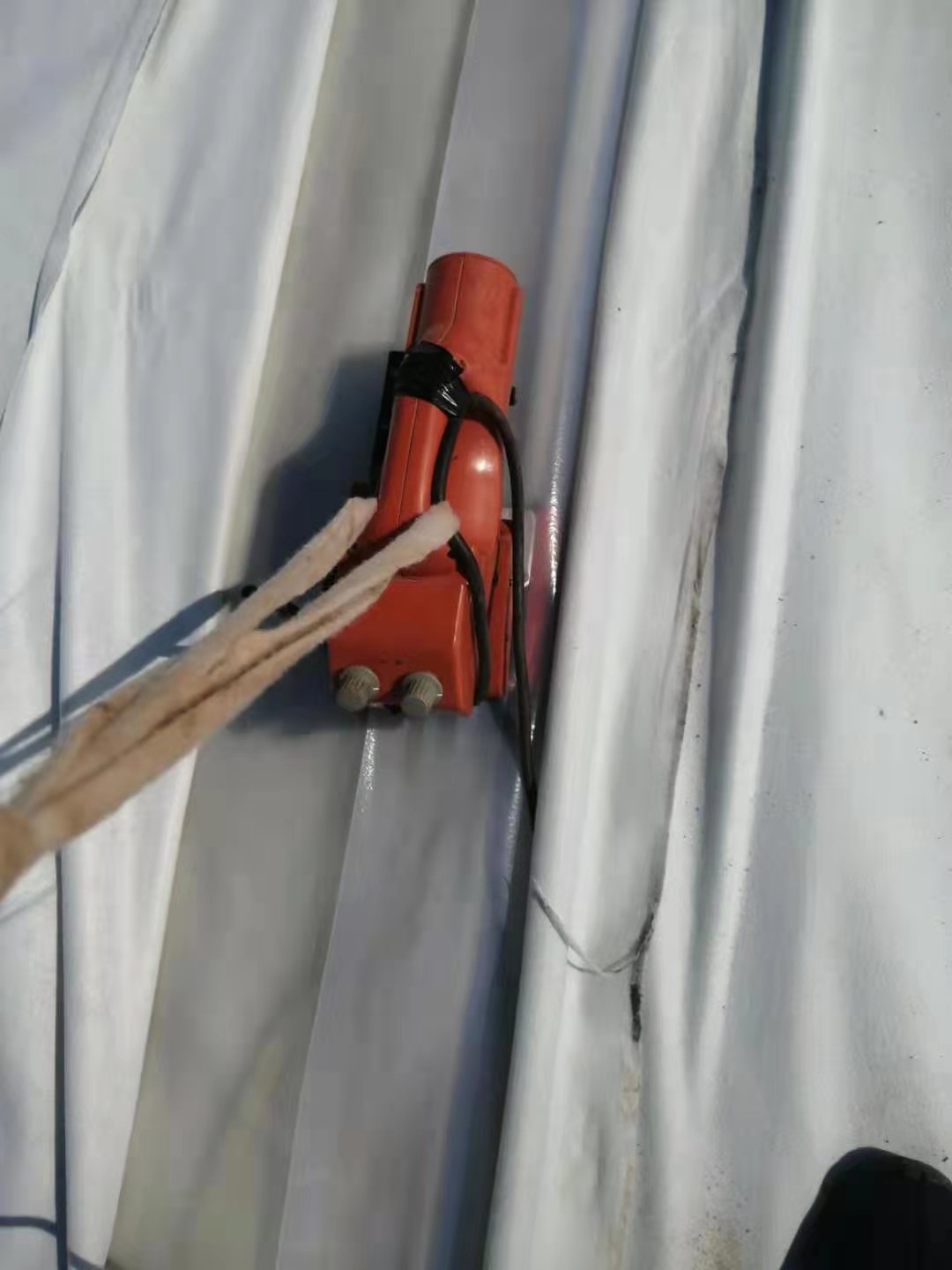 複合荔枝视频黄下载膜的工程施工是保證防水層工程項目實際效果的關鍵階段
