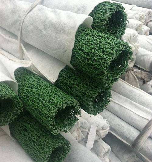 植物纖維毯具有抗凍、抗潮、防衝刷、吸水保濕等優點