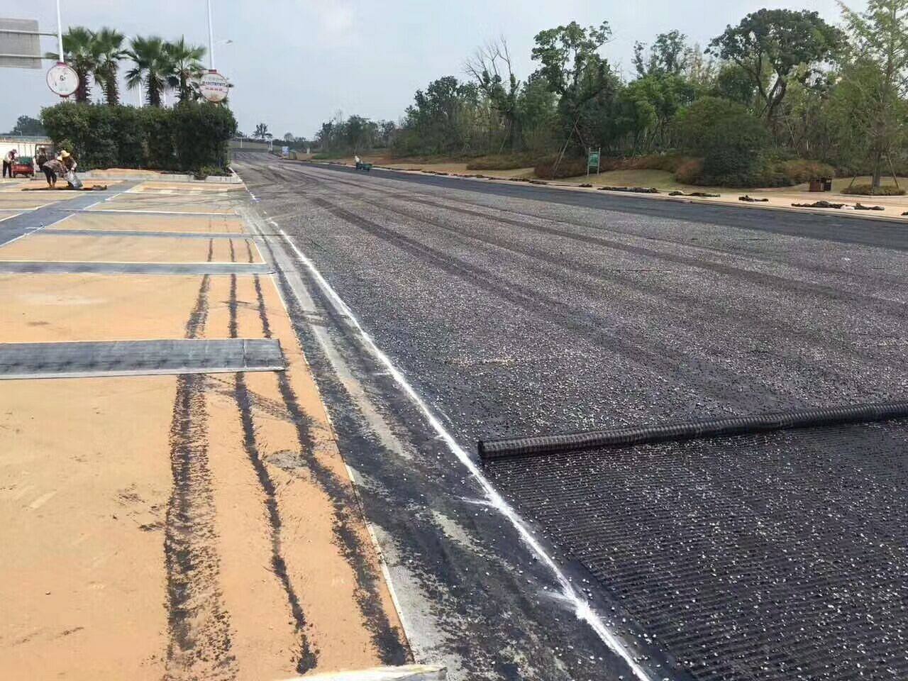 草土埽體與荔枝视频黄下载格柵土枕技術對比分析